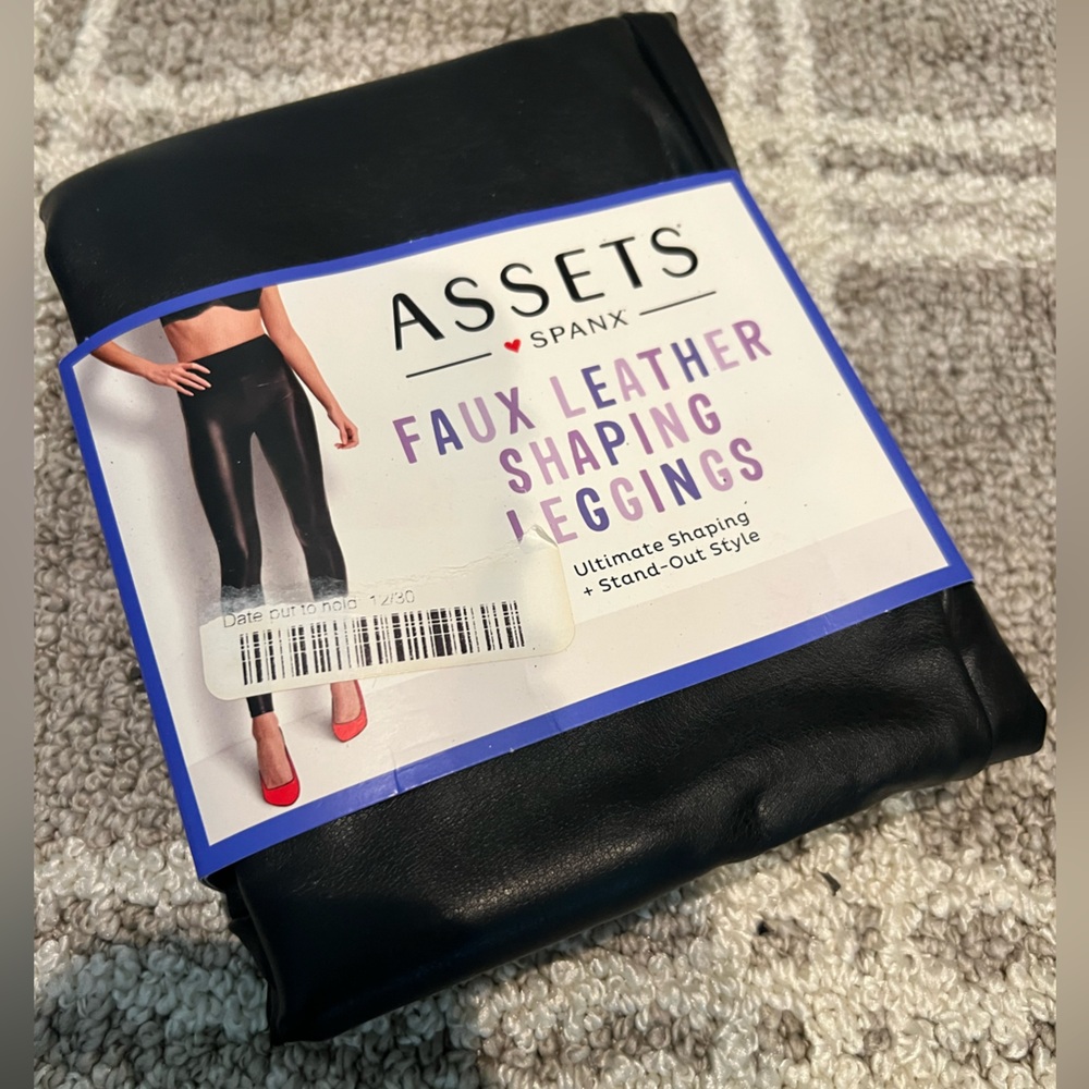 SPANX Assets Faux leather shaping leggings 🖤✨😎🍂